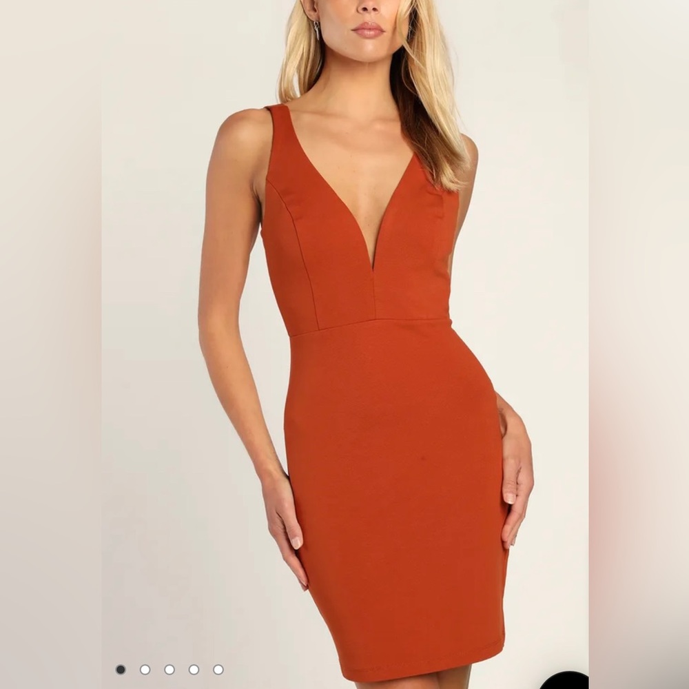 Bebe sexy plunge V neck bodycon dress💥